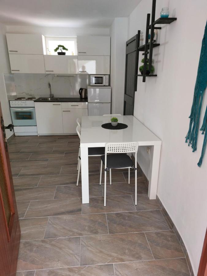 Apartments Maltasic Vir Exterior foto