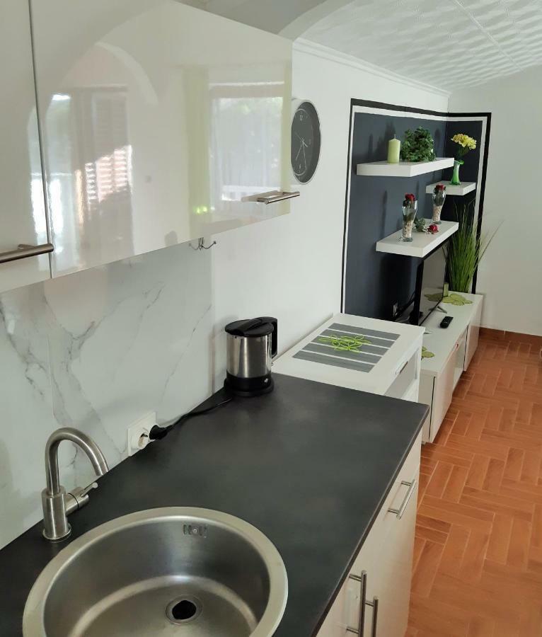Apartments Maltasic Vir Exterior foto